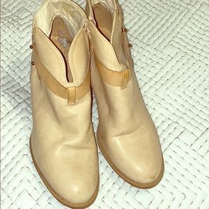 Xoxo size 10 booties.